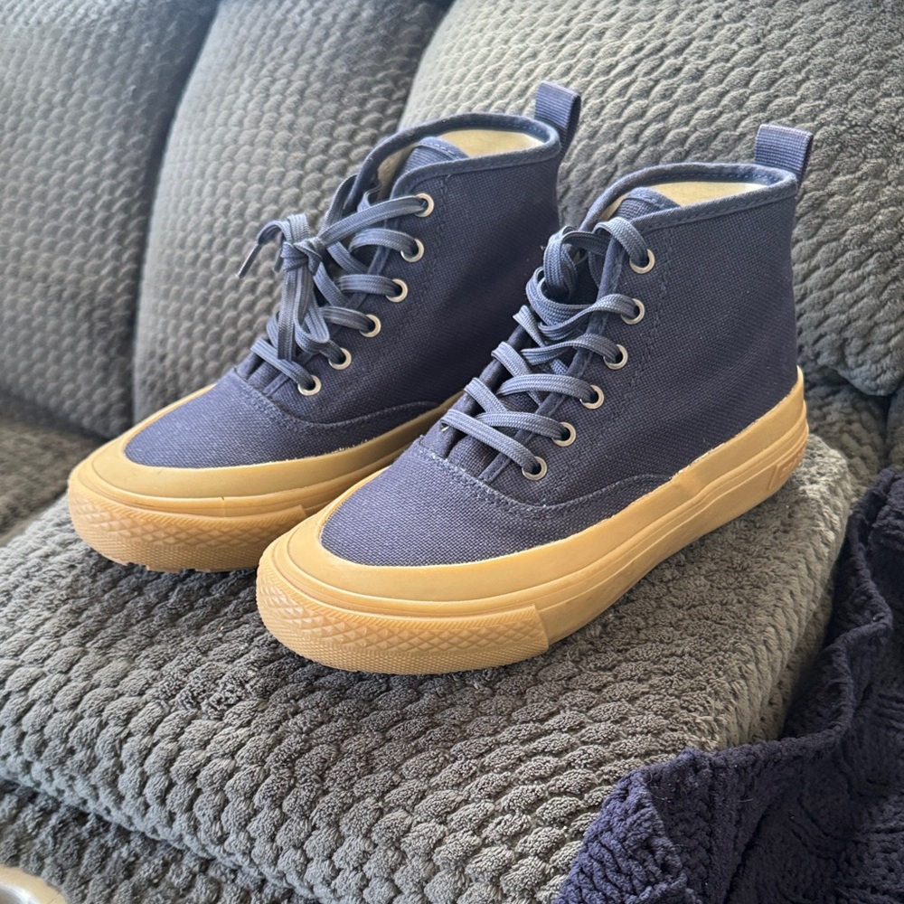 Seavees mammoth boot sneaker in Navy and Tan